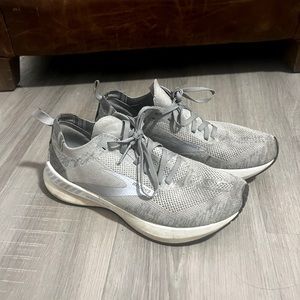 Brooks Bedlam 3 women’s running shoes - size 9